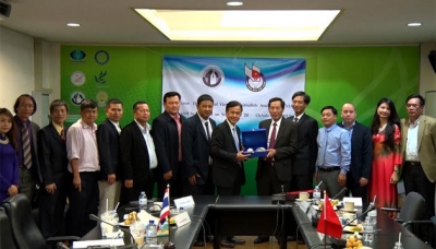 ຄະນະສະມາຄົມນັກຂ່າວຫວຽດນາມຢ້ຽມຢາມ ແລະ ເຮັດວຽກຢູ່ໄທ